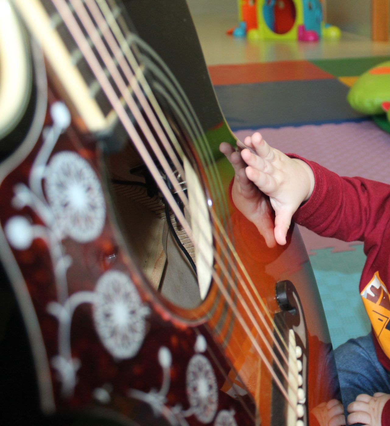Na guitarra... o Pai Nuno